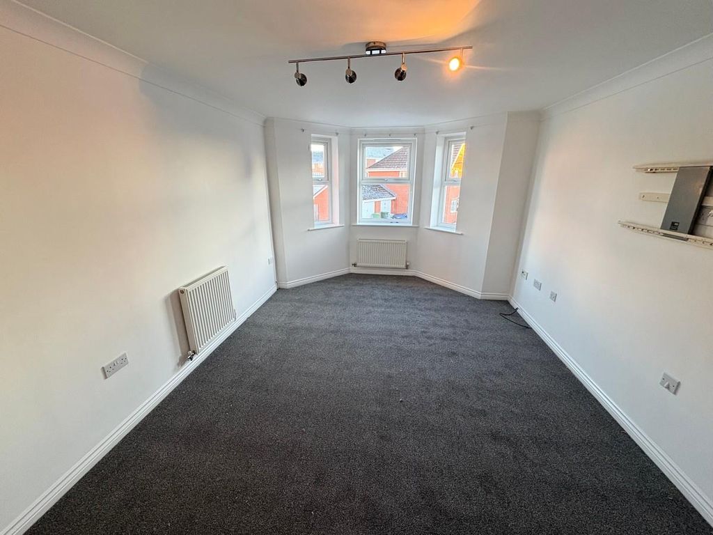 Property photo 2 of 11 Lounge