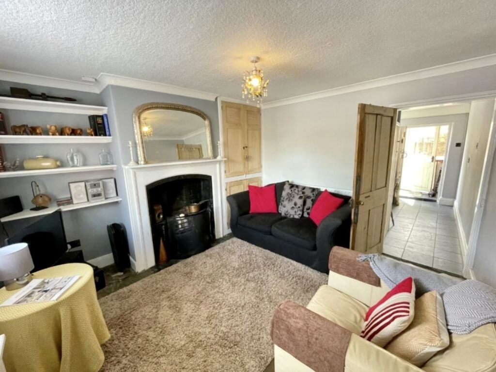 Property photo 3 of 10 Mulberry St Sit