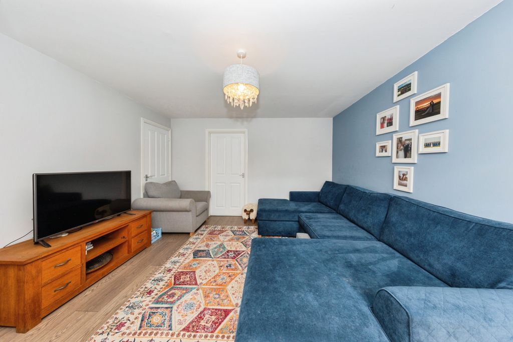 Property photo 3 of 12 Living Room