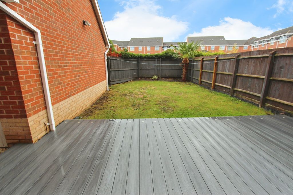 Property photo 2 of 21