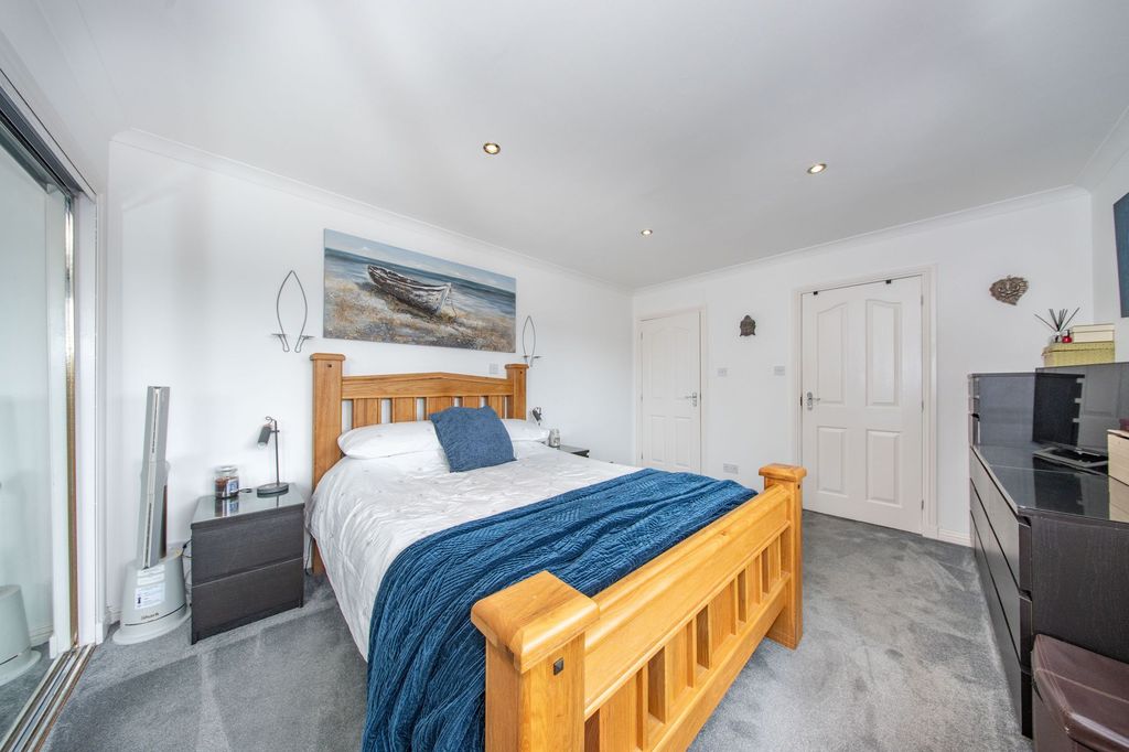 Additional image 16 of 4 bed detached house for sale2 Holmes Court, Broxburn EH52