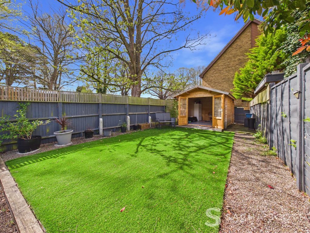 Property photo 1 of 33 Rear Garden