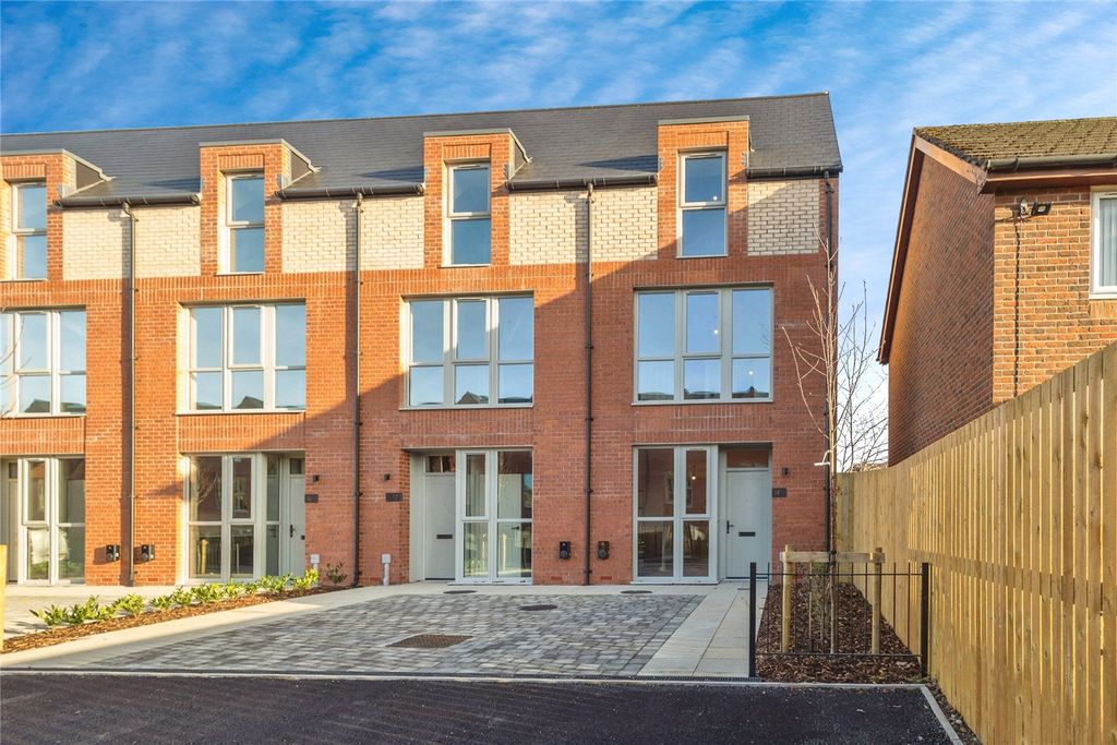 Property photo 1 of 28 Picture No. 13