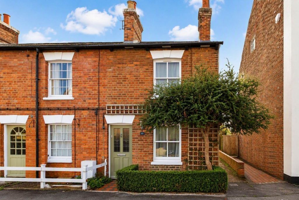 Property photo 1 of 9