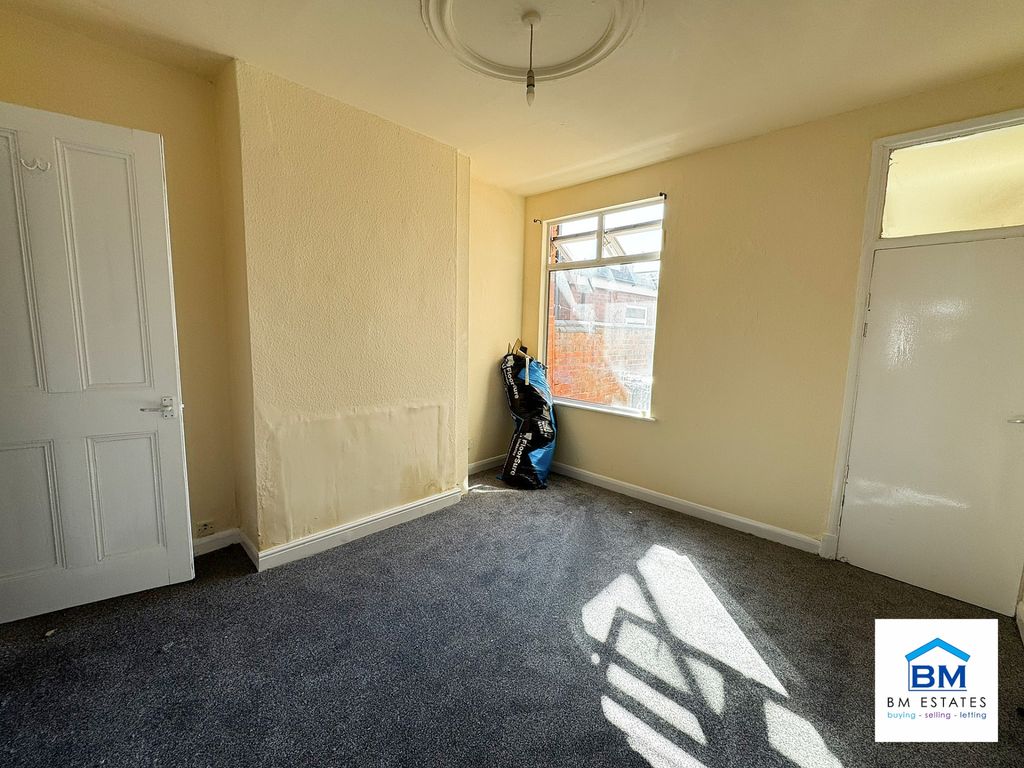 Property photo 3 of 7 Photo 1