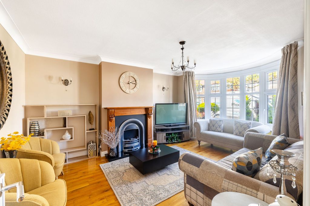 Property photo 2 of 18