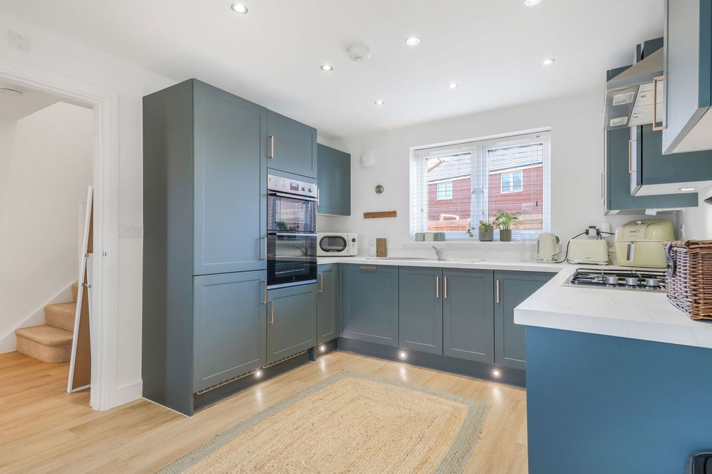 Property photo 2 of 26