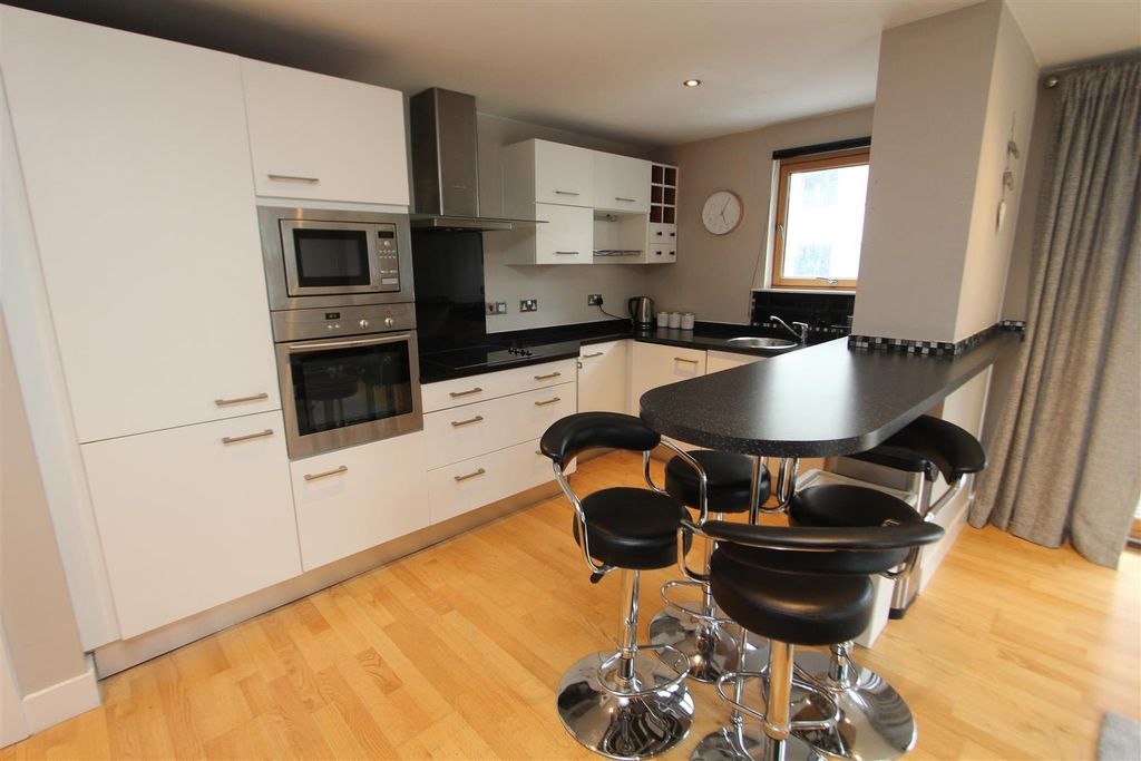 Property photo 2 of 11 Kitchen1.Jpg