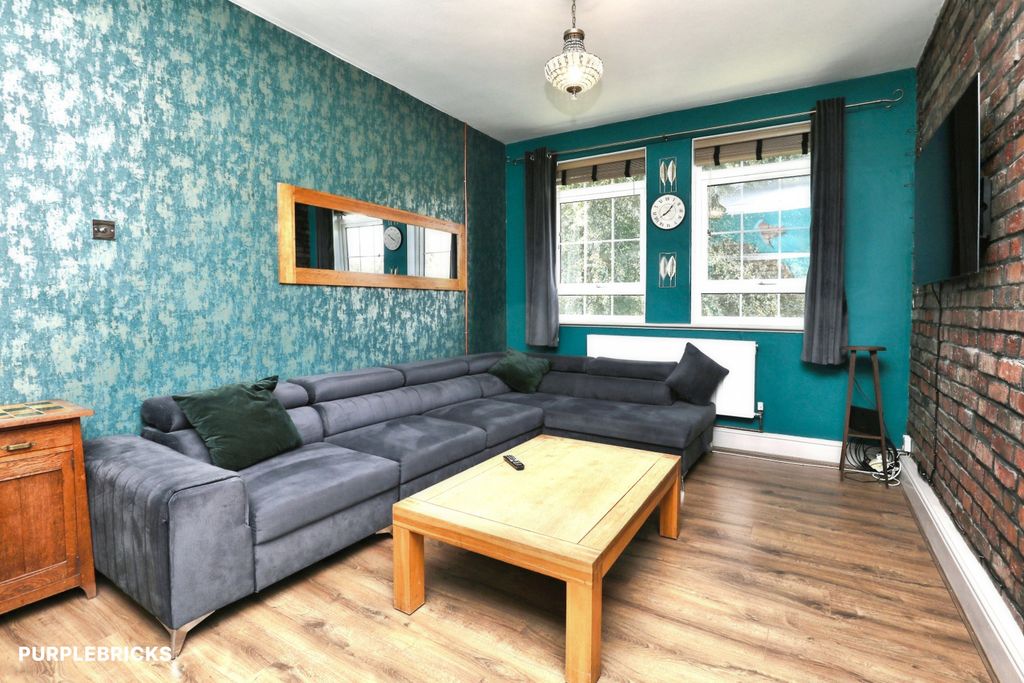 Property photo 2 of 23