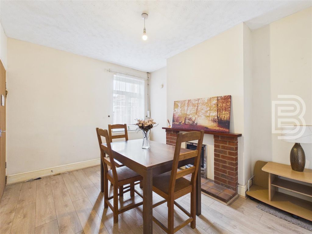 Property photo 3 of 14 Cam05587G0-Pr0163-Still008.Jpg