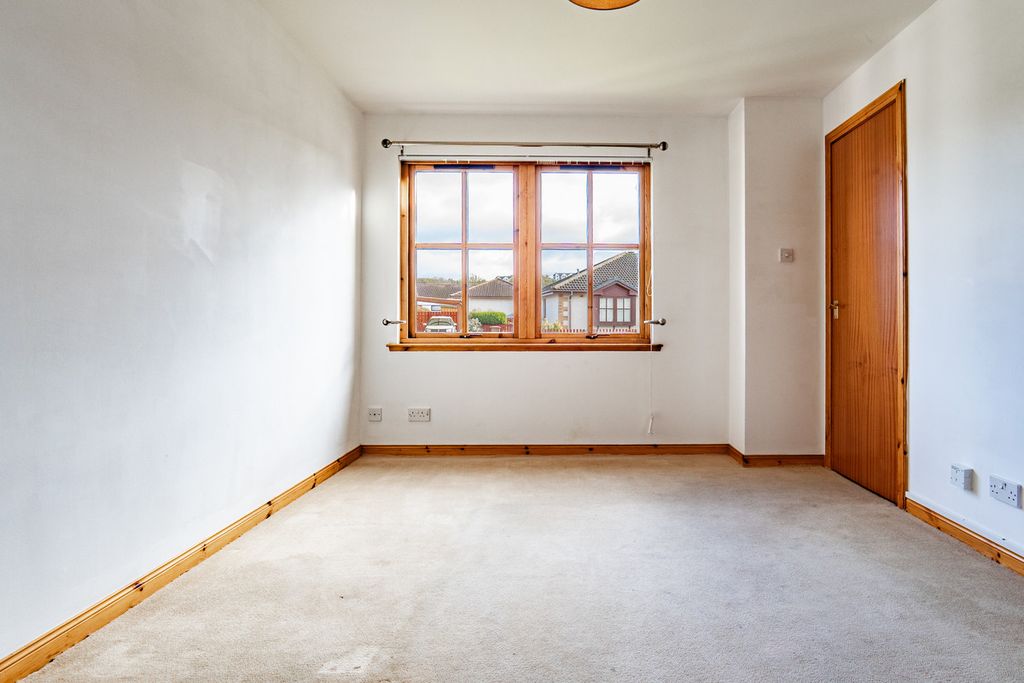 Property photo 2 of 26