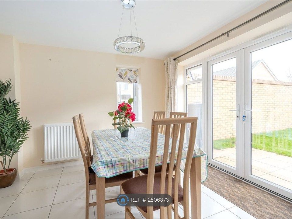 Property photo 3 of 9 Dining Area