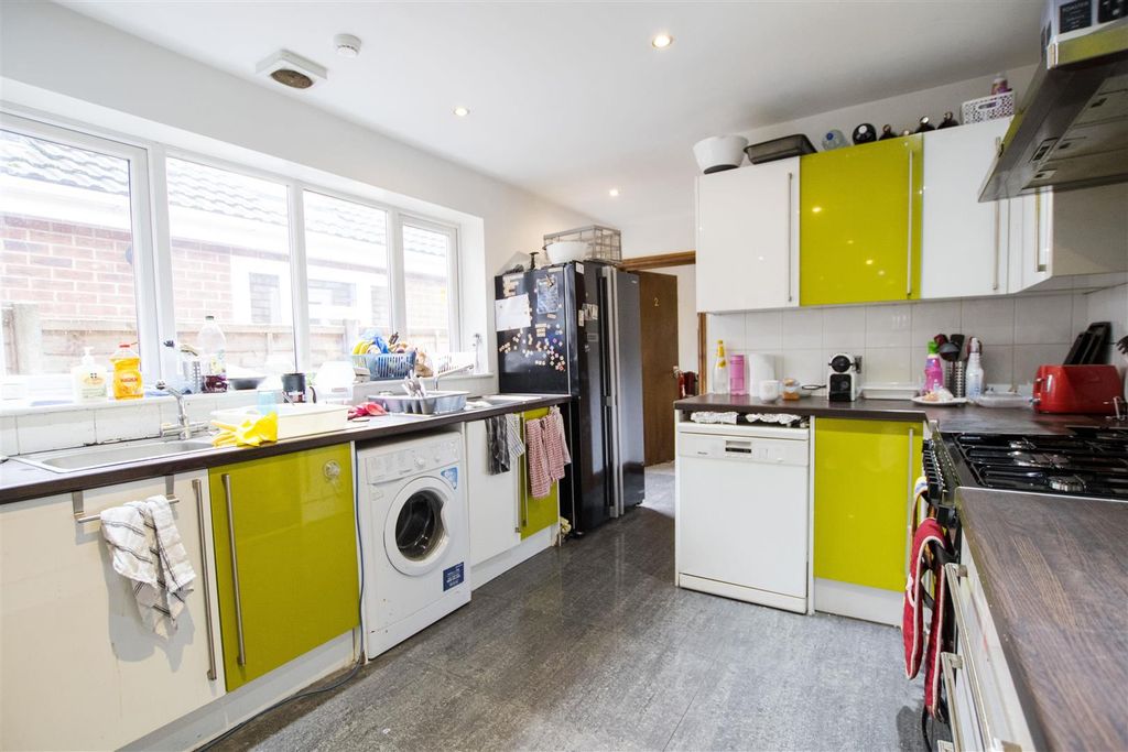 Property photo 2 of 15 Approach