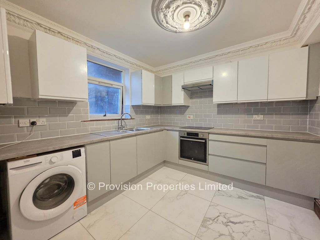 Property photo 2 of 8 Photo