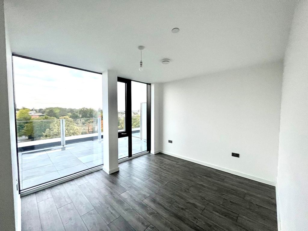 Property photo 3 of 6