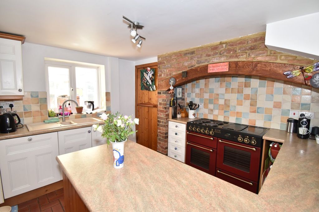 Property photo 3 of 23