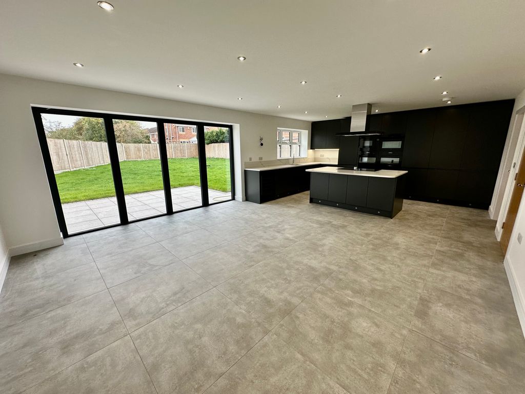 Property photo 3 of 40 Img_6957