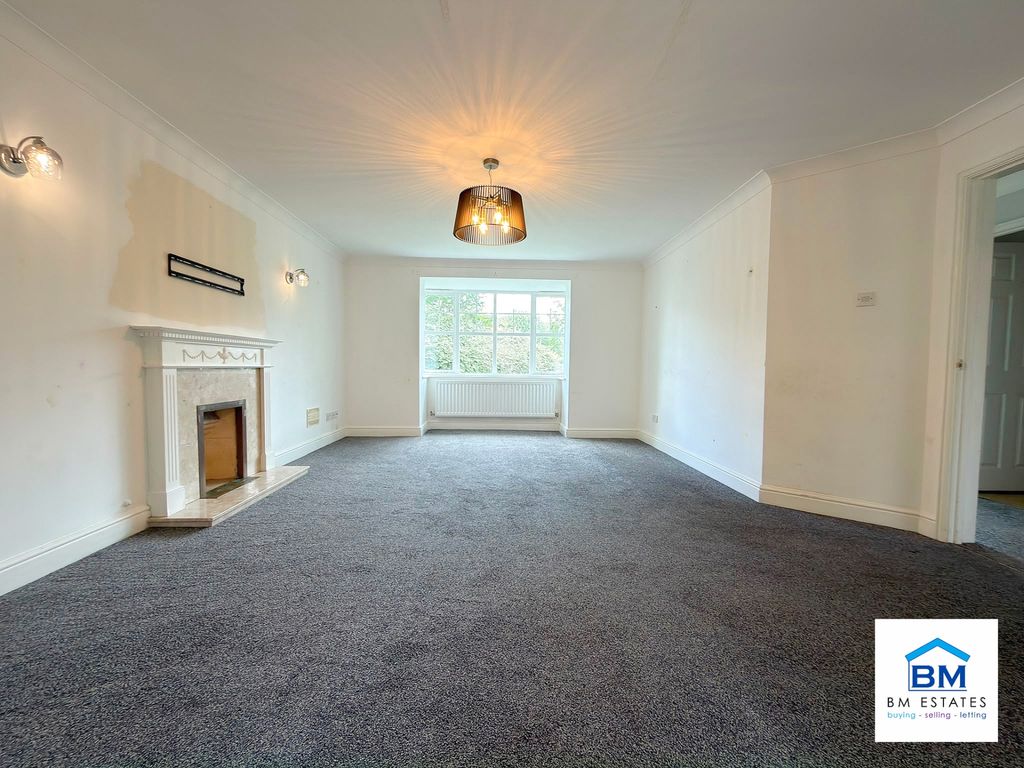 Property photo 3 of 15 Photo 12