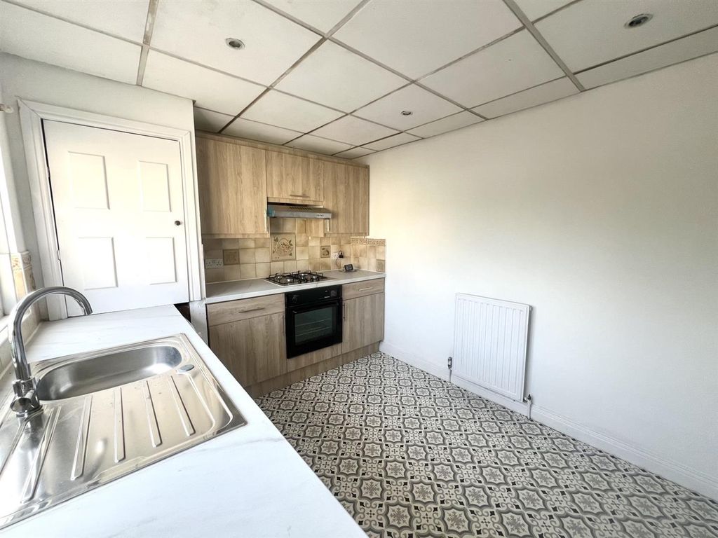 Property photo 3 of 11 Kitchen 1.Jpg
