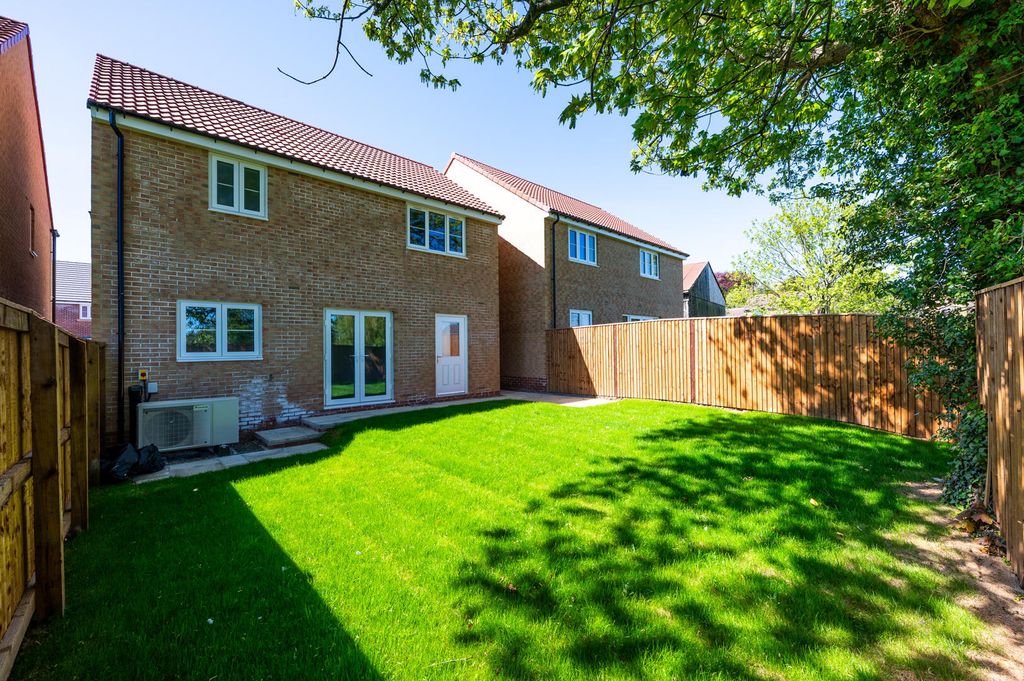 Property photo 2 of 6 Rear Garden