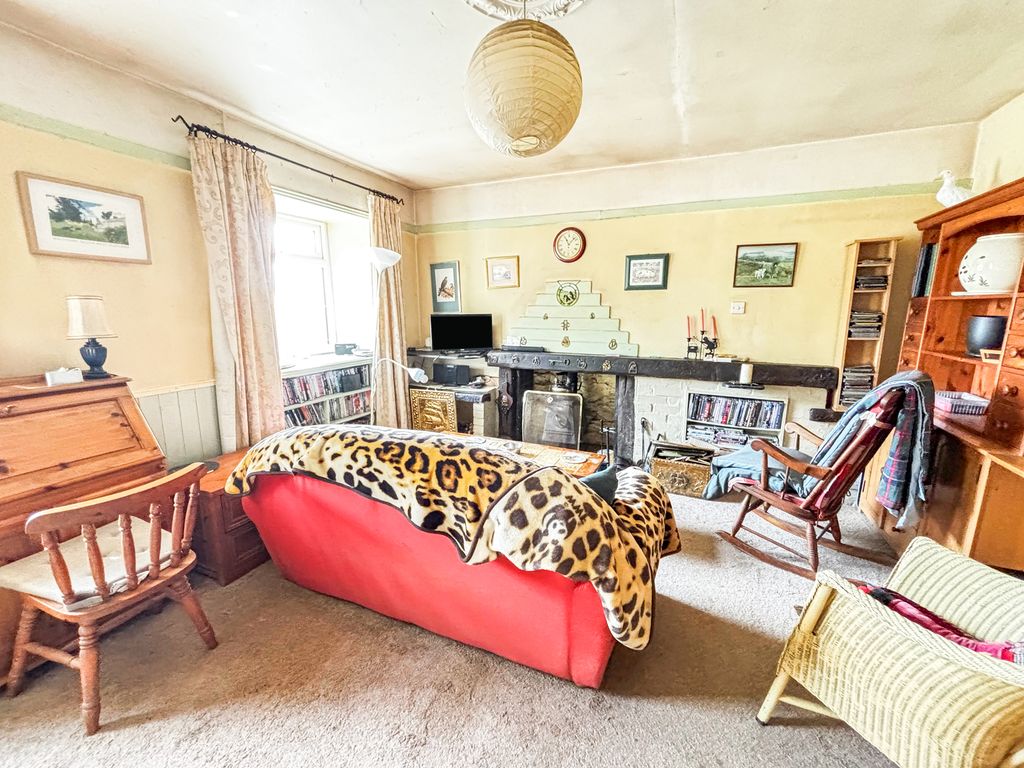 Property photo 3 of 13