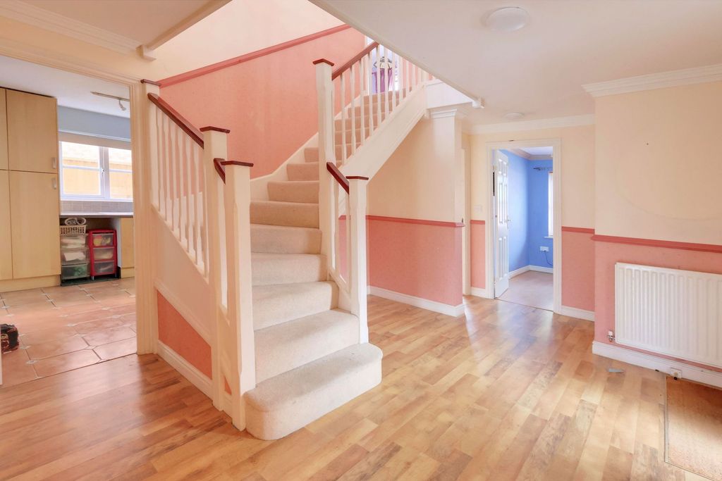 Property photo 2 of 17