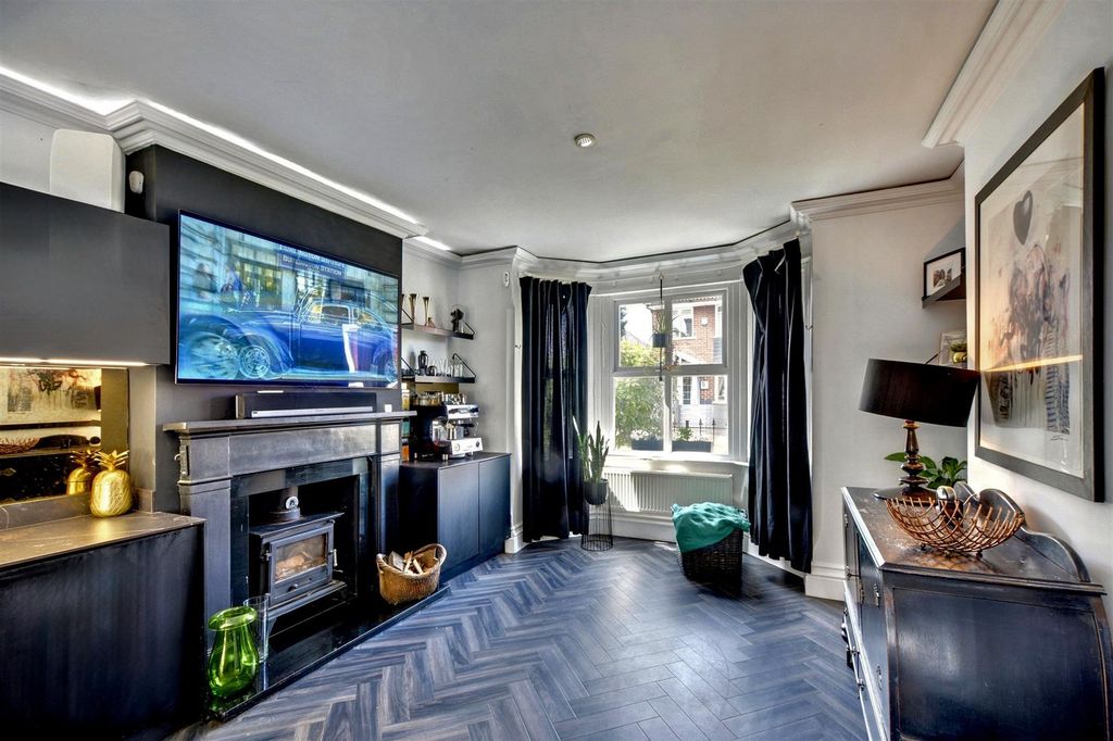 Property photo 3 of 31 11.Jpg