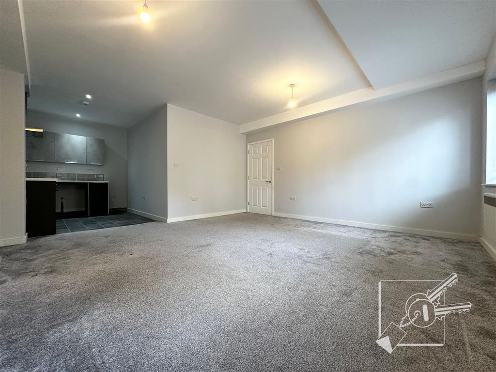 Property photo 3 of 11 Living Room