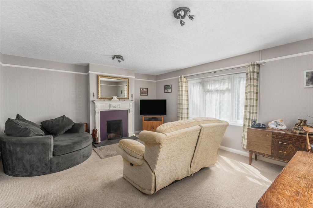 Property photo 2 of 16 Yasna, Cropredy-7.Jpg