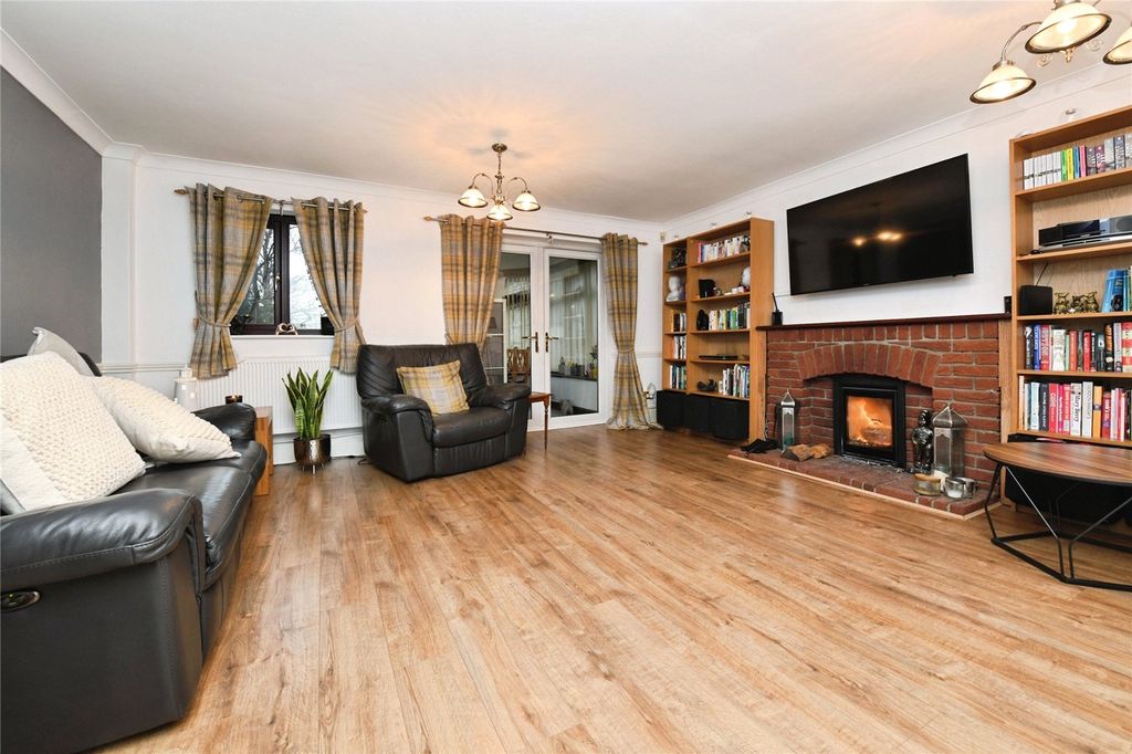 Property photo 2 of 22 Internal