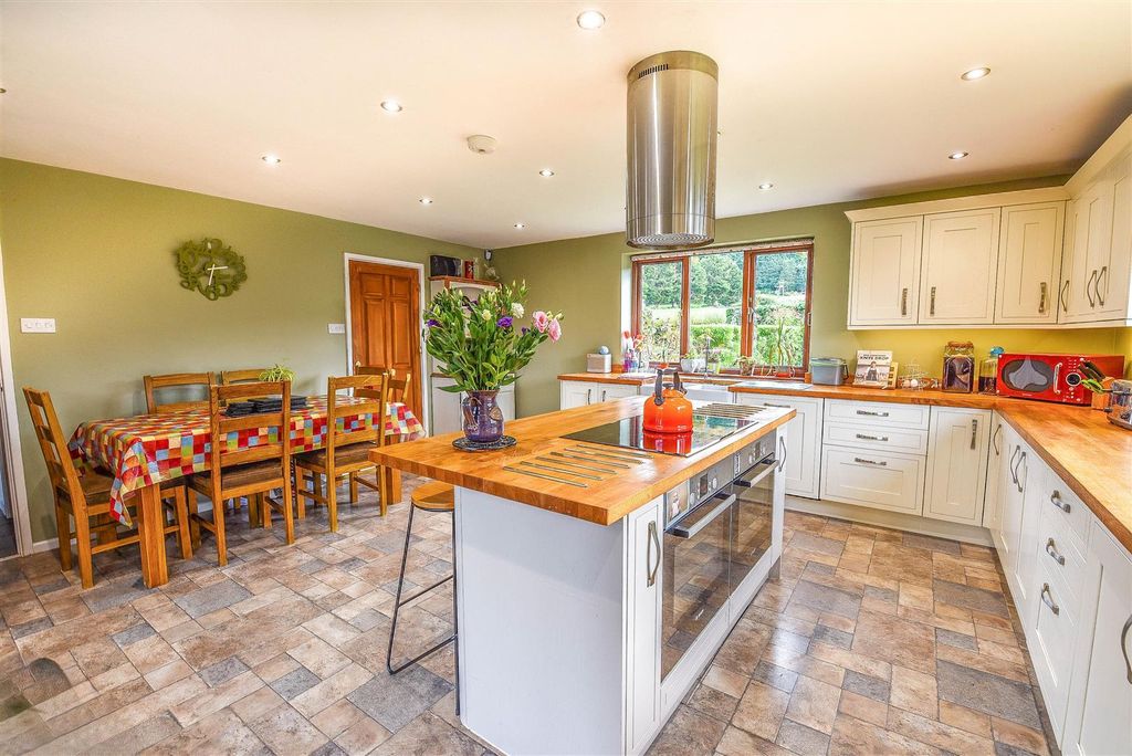 Property photo 3 of 37 Cp4_3310-2.Jpg