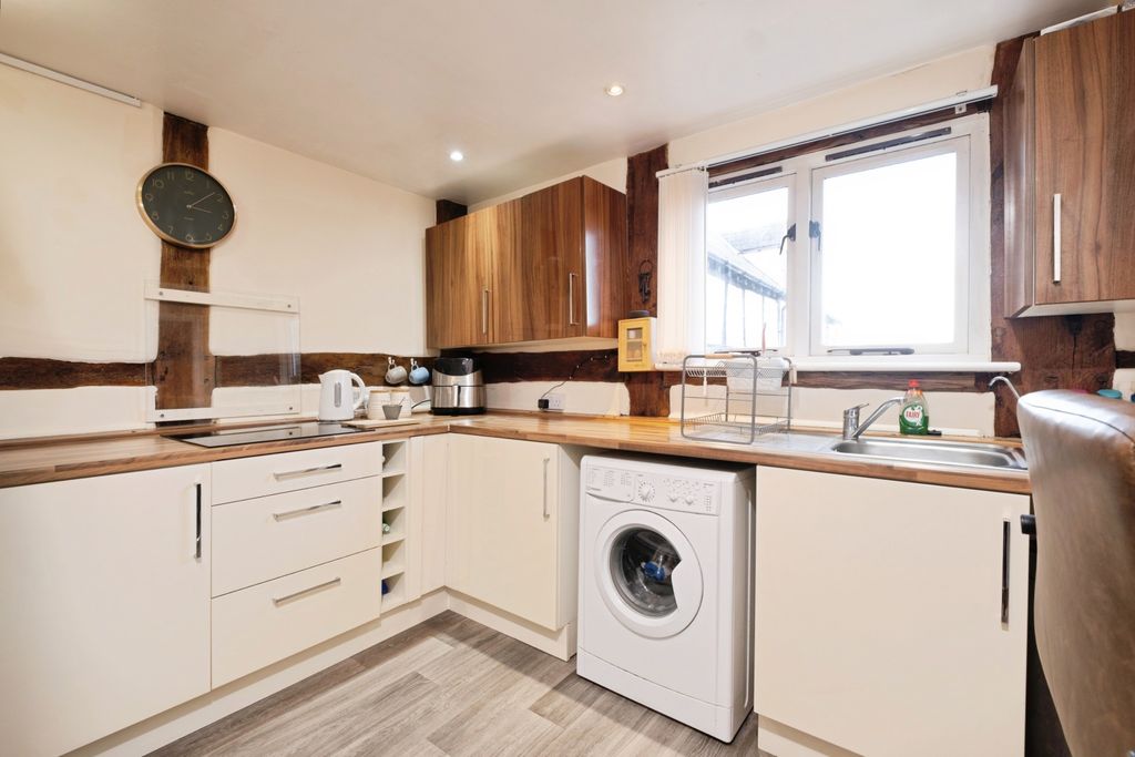 Property photo 2 of 14 Kitchen