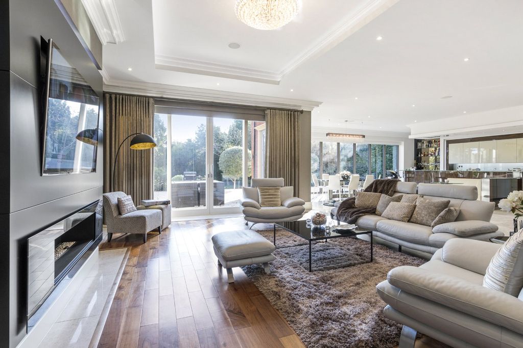 Property photo 2 of 16 Reception Room