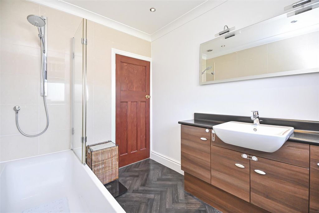 Property photo 3 of 42 151 Platt Fold Road Bathroom (3).Jpg