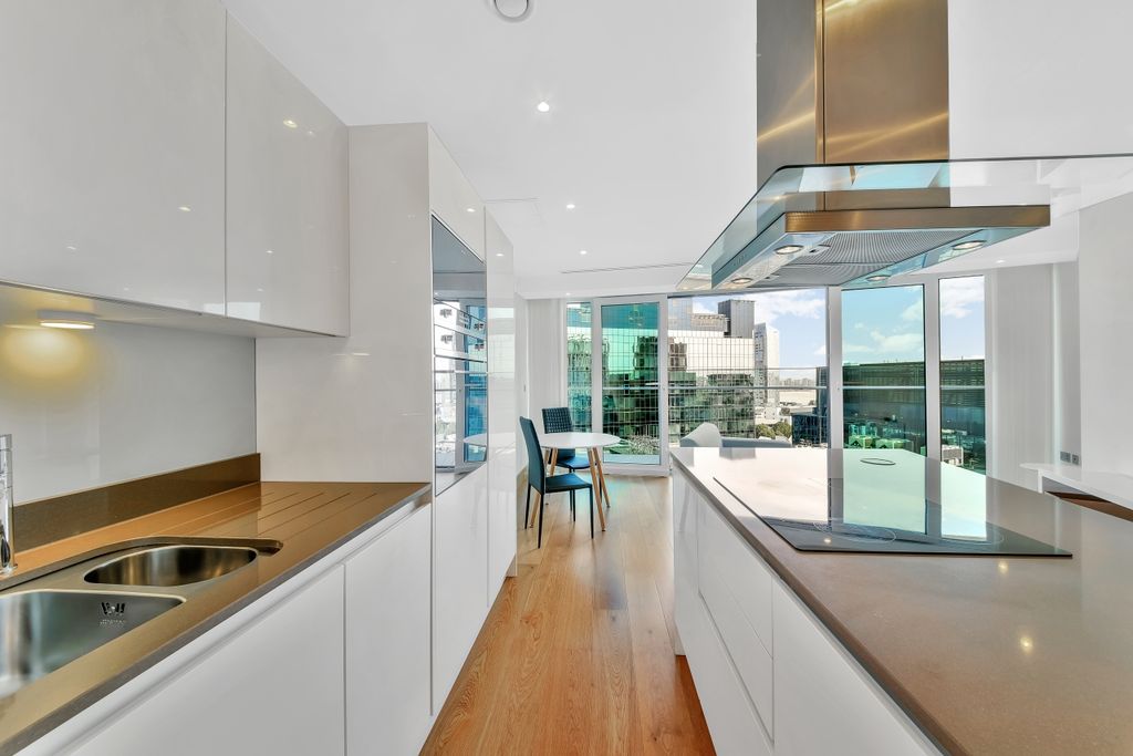 Property photo 3 of 9 Kitchen