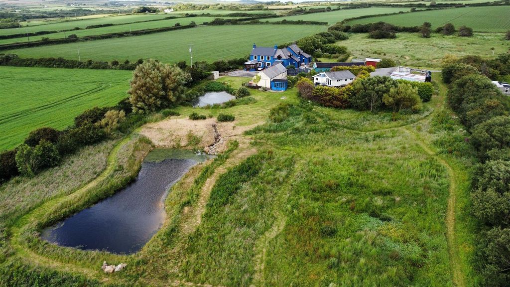 Property photo 3 of 136 Cranged St. Nicholas, Goodwick, Pembrokeshire, Sa64 0LX 9.Jpg