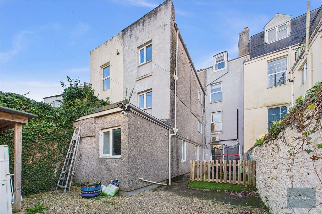 Property photo 2 of 26 Picture No. 18