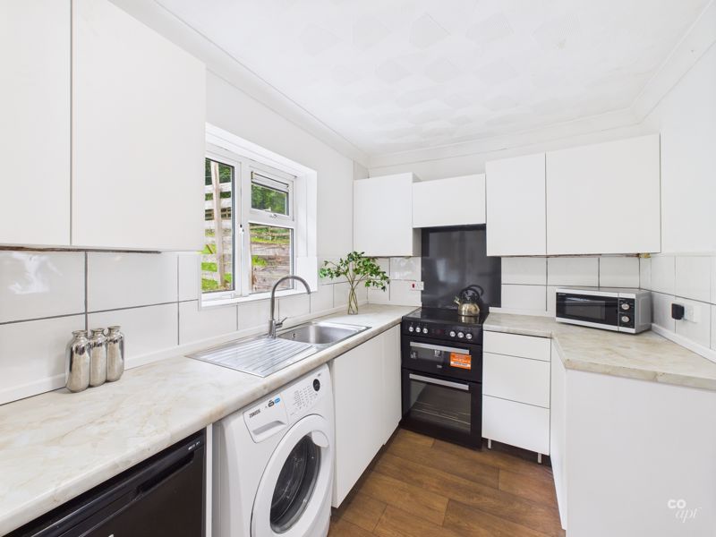 Property photo 3 of 14 Kitchen Area