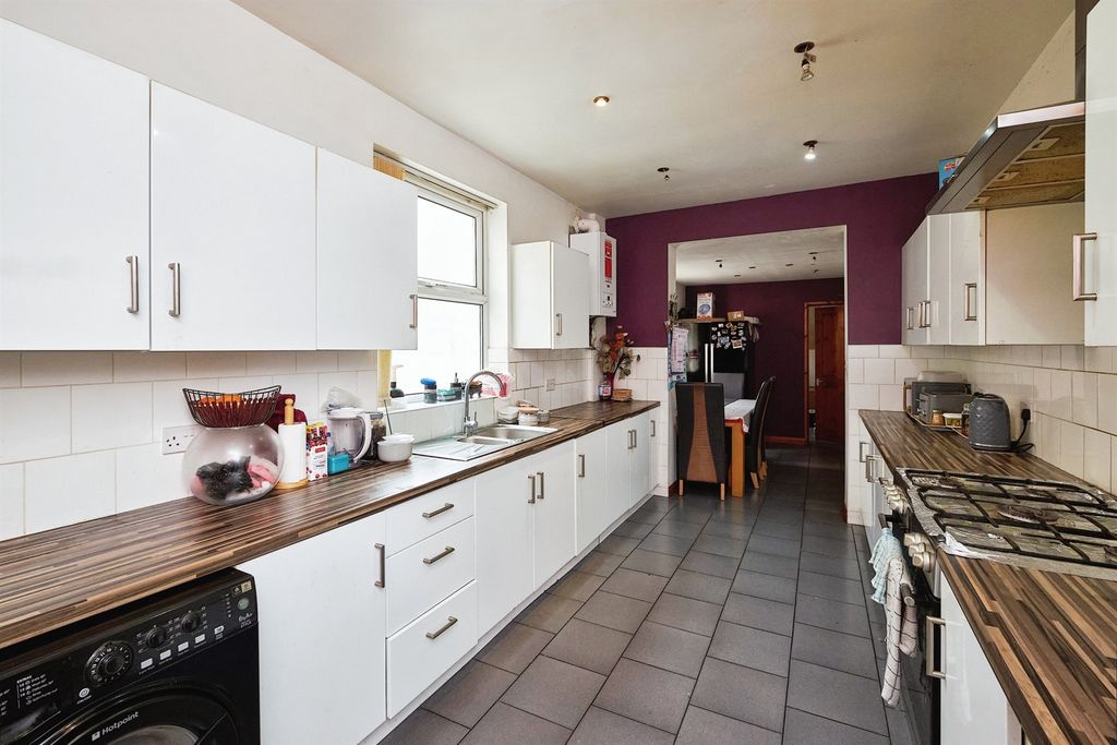 Property photo 3 of 15