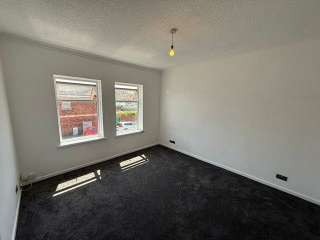 Property photo 3 of 6 Living Room
