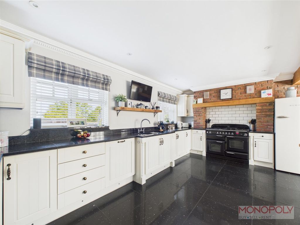 Property photo 2 of 26 Kitchen