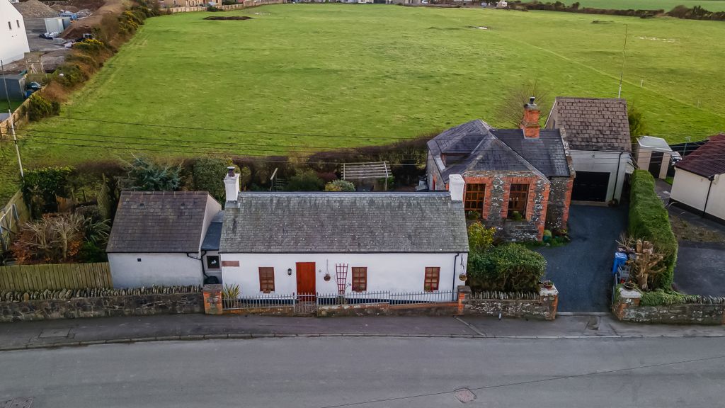 Property photo 1 of 77 001