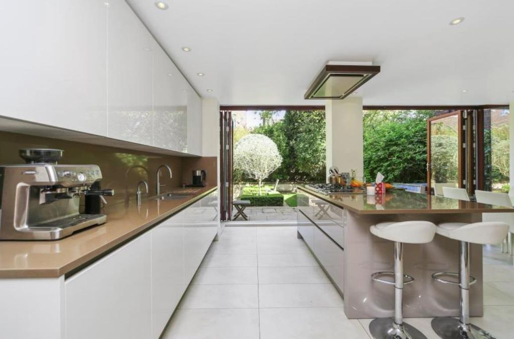 Property photo 3 of 10 c.Jpg