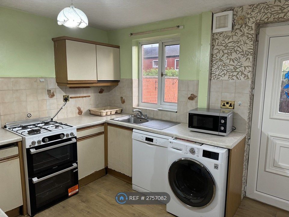 Property photo 2 of 11