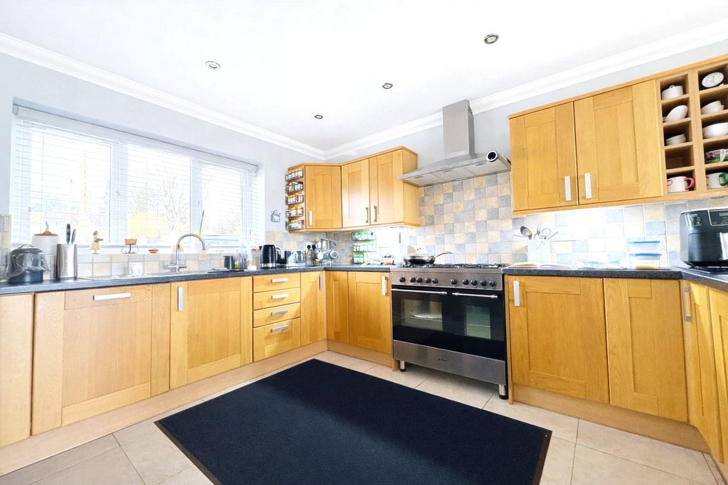 Property photo 3 of 25 Picture No. 24