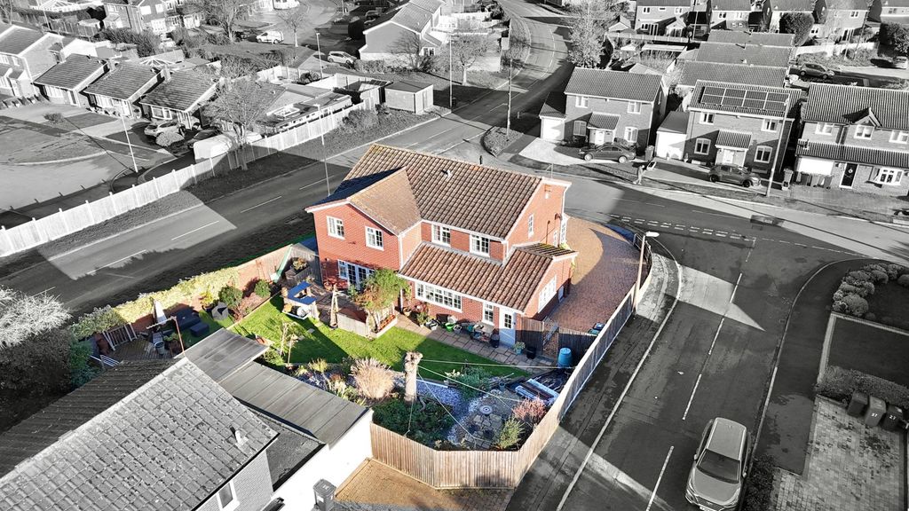 Property photo 2 of 31