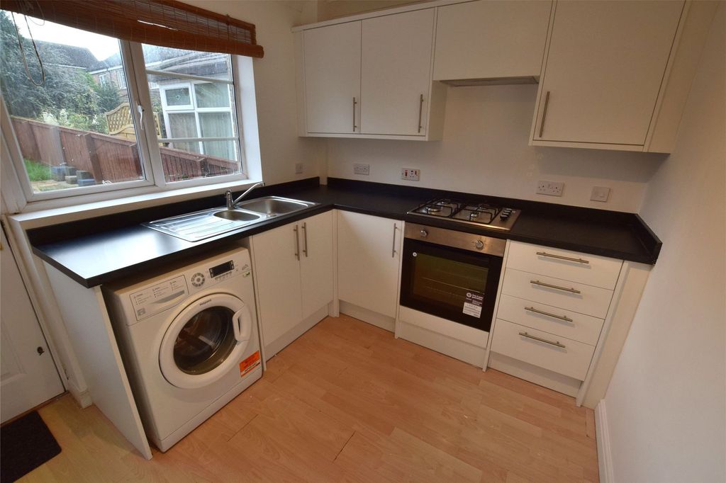 Property photo 2 of 7 Kitchen