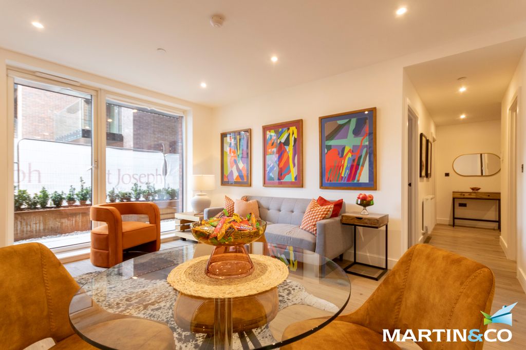 Property photo 3 of 28