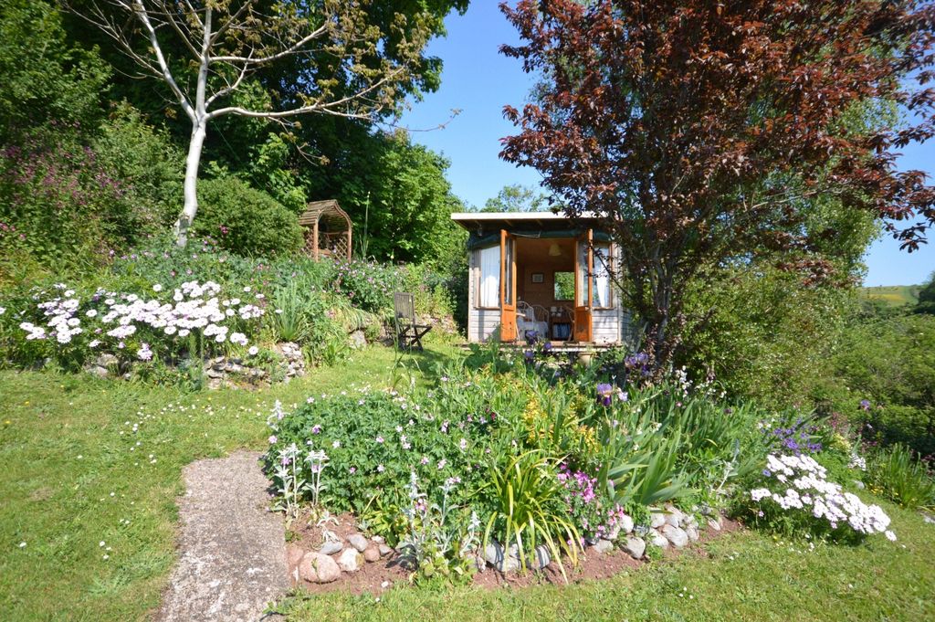 Property photo 2 of 21 Picture No. 31