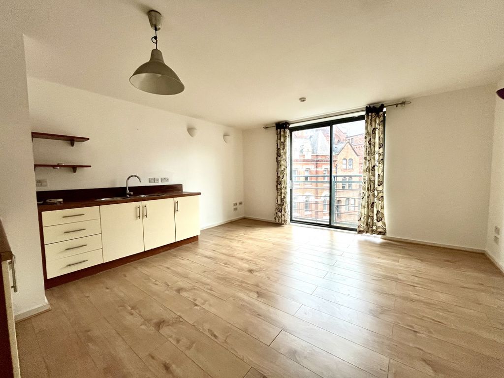 Property photo 2 of 13 Lounge